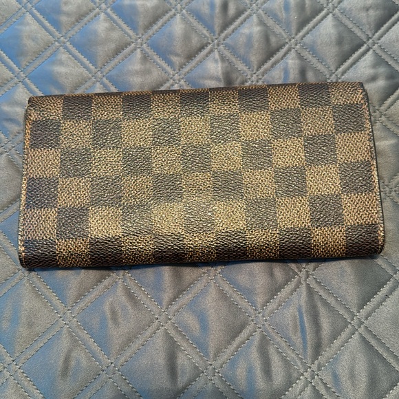 EUC Louis Vuitton Damier Ebene Sarah Wallet - Picture 2 of 12
